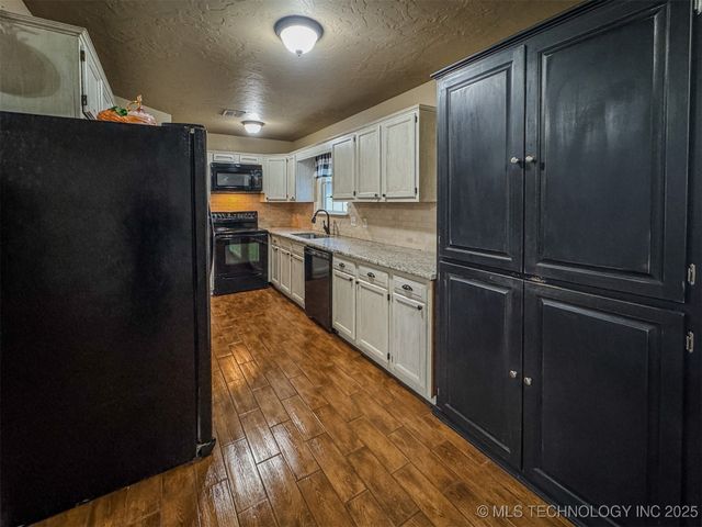 26204 S 532 Road, Park Hill, OK 74451