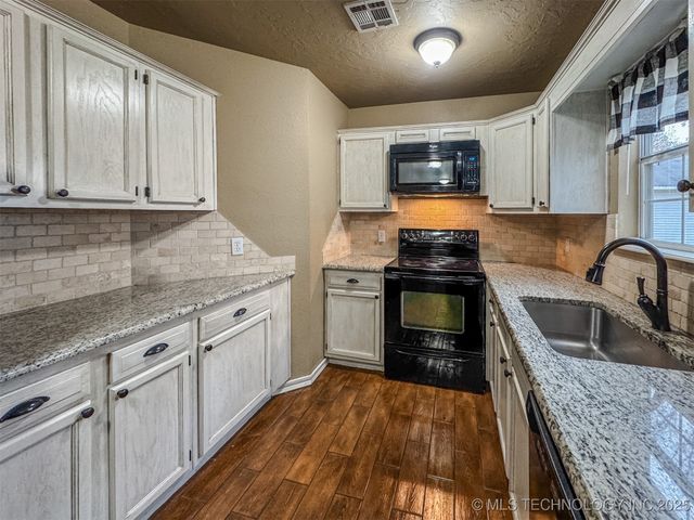 26204 S 532 Road, Park Hill, OK 74451