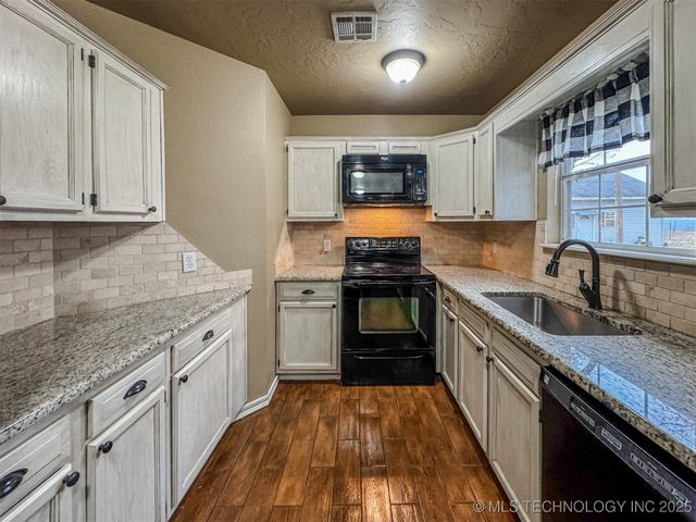 26204 S 532 Road, Park Hill, OK 74451