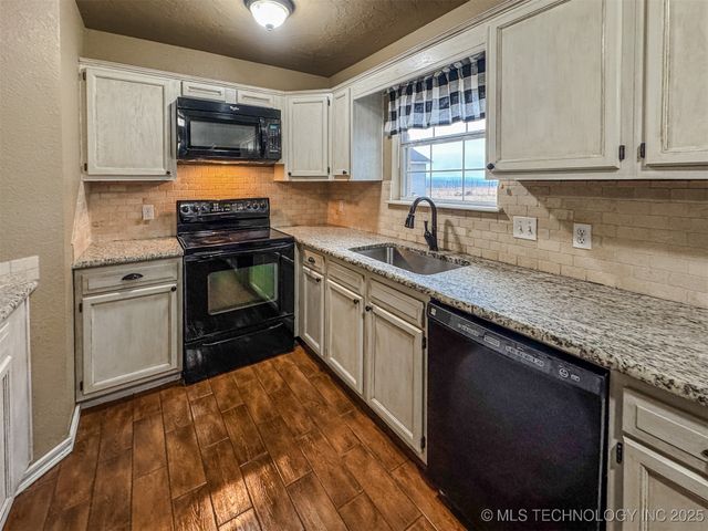 26204 S 532 Road, Park Hill, OK 74451