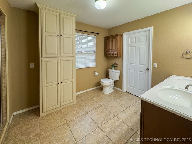 26204 S 532 Road, Park Hill, OK 74451