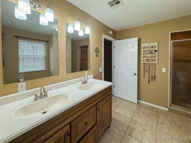 26204 S 532 Road, Park Hill, OK 74451