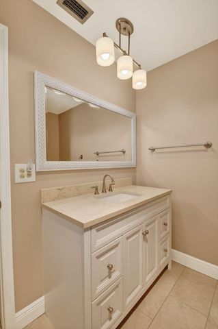 856 A Salem Lane, Lake Worth, FL 33467