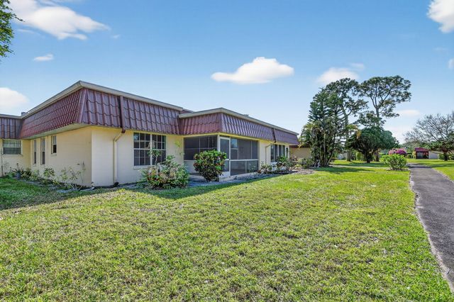 856 A Salem Lane, Lake Worth, FL 33467