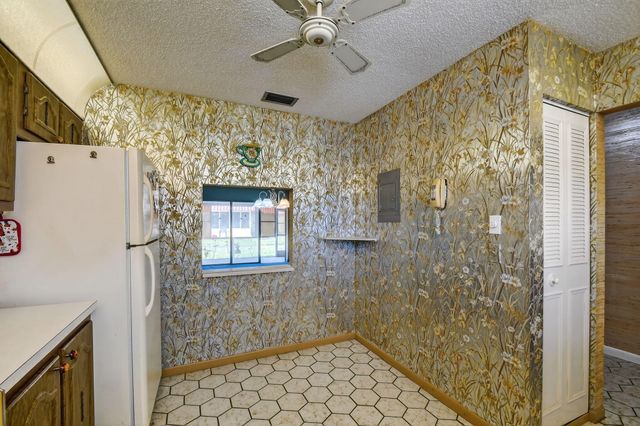 856 A Salem Lane, Lake Worth, FL 33467