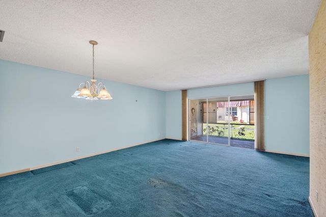 856 A Salem Lane, Lake Worth, FL 33467