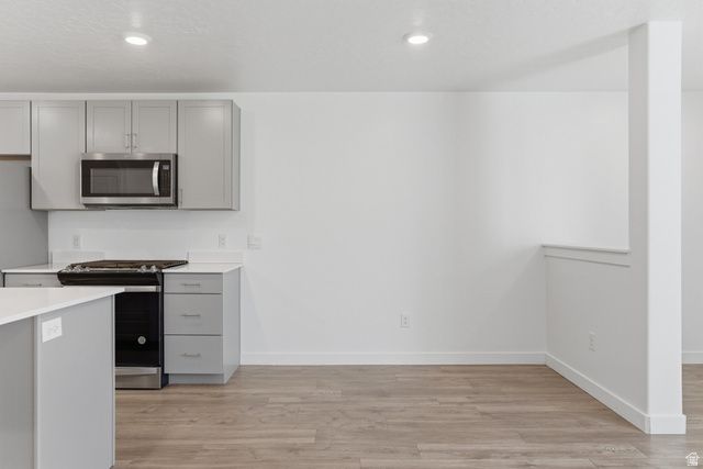 1049 E REGATTA LN, Saratoga Springs, UT 84045