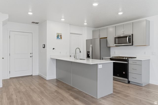1049 E REGATTA LN, Saratoga Springs, UT 84045
