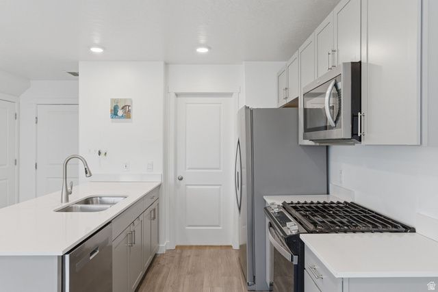 1049 E REGATTA LN, Saratoga Springs, UT 84045