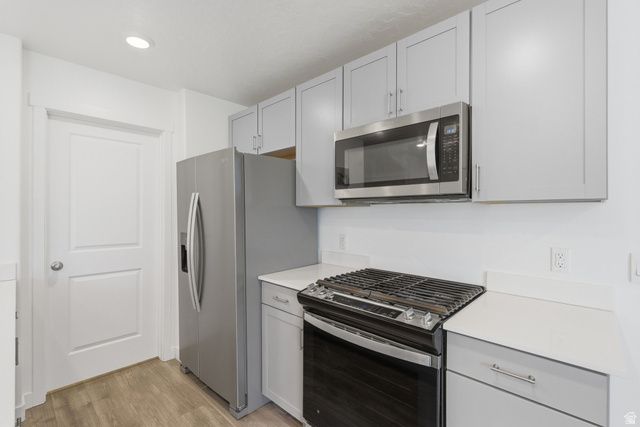 1049 E REGATTA LN, Saratoga Springs, UT 84045