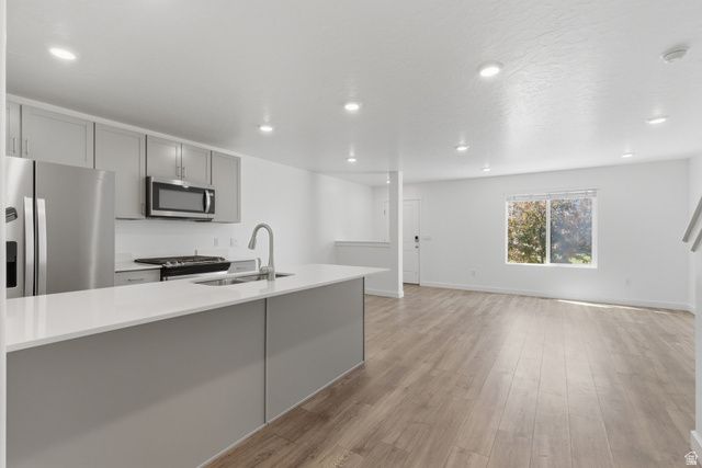 1049 E REGATTA LN, Saratoga Springs, UT 84045