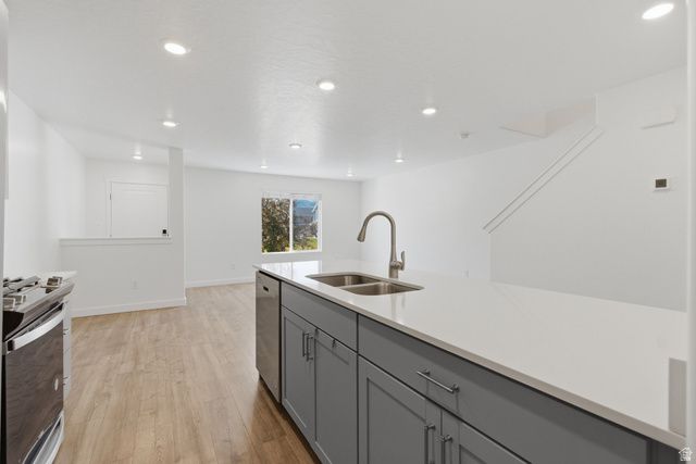 1049 E REGATTA LN, Saratoga Springs, UT 84045
