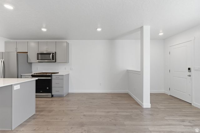 1049 E REGATTA LN, Saratoga Springs, UT 84045