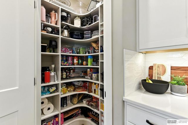 9710 S 184th Street, Omaha, NE 68136