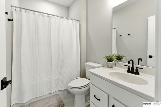 9710 S 184th Street, Omaha, NE 68136