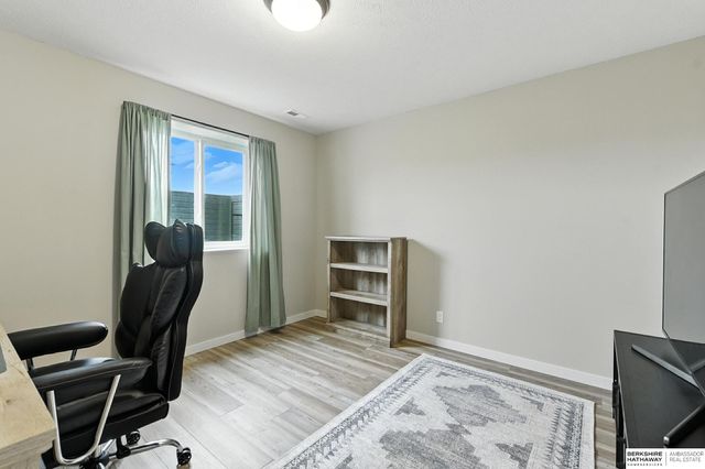 9710 S 184th Street, Omaha, NE 68136