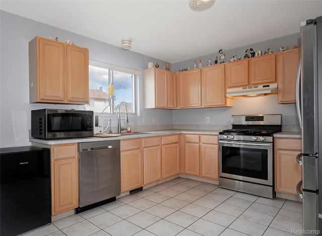 46158 Duke Drive, Chesterfield Township, MI 48051