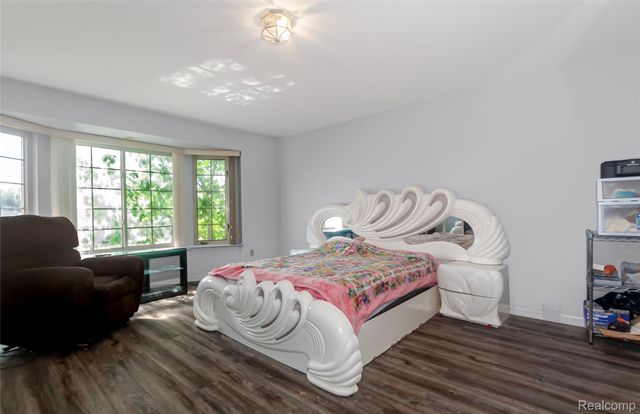 46158 Duke Drive, Chesterfield Township, MI 48051