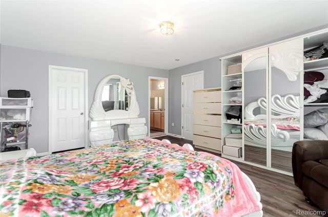 46158 Duke Drive, Chesterfield Township, MI 48051