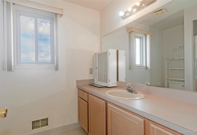 46158 Duke Drive, Chesterfield Township, MI 48051
