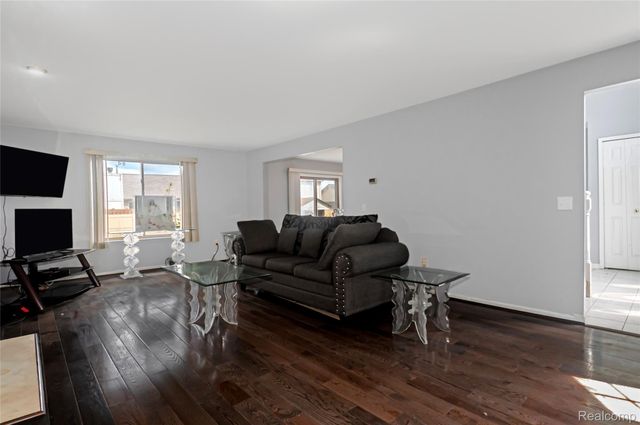 46158 Duke Drive, Chesterfield Township, MI 48051