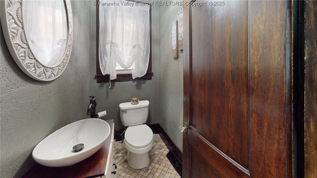 1122 10th Avenue, Huntington, WV 25701