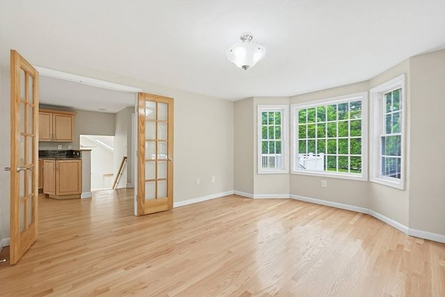 100 Lakeview Ave, Mansfield, MA 02048
