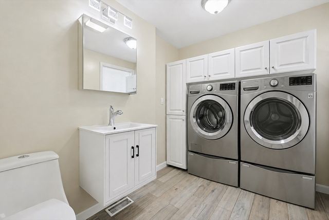 100 Lakeview Ave, Mansfield, MA 02048