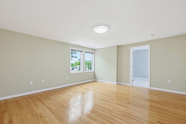 100 Lakeview Ave, Mansfield, MA 02048