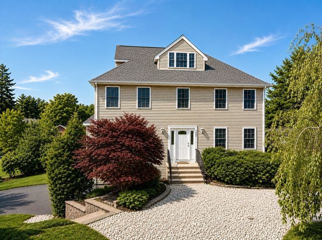 100 Lakeview Ave, Mansfield, MA 02048