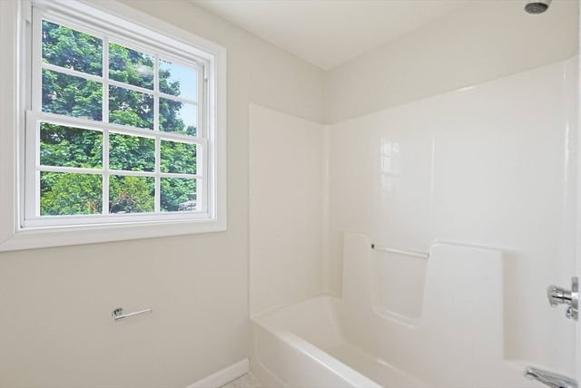 100 Lakeview Ave, Mansfield, MA 02048