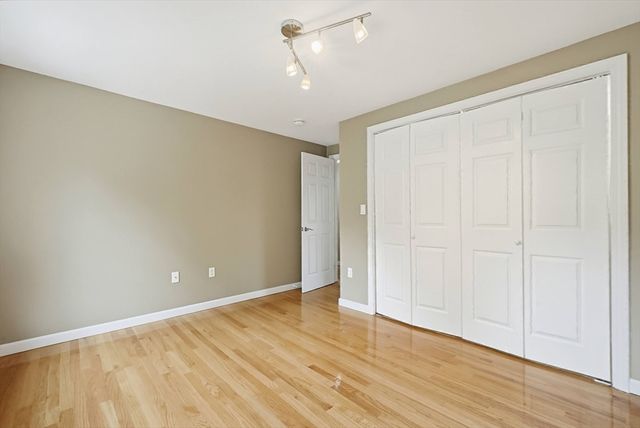 100 Lakeview Ave, Mansfield, MA 02048
