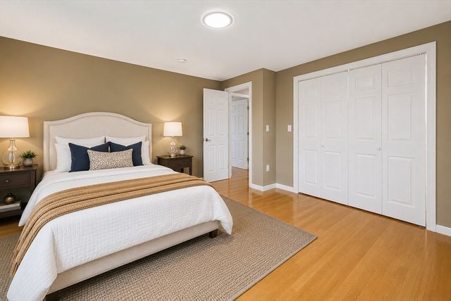 100 Lakeview Ave, Mansfield, MA 02048