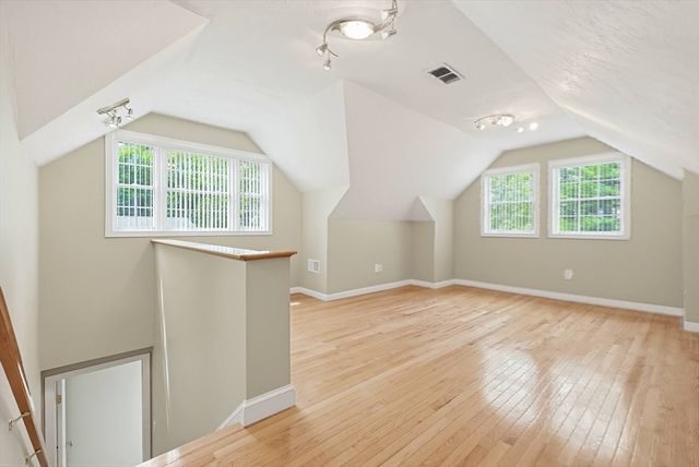 100 Lakeview Ave, Mansfield, MA 02048
