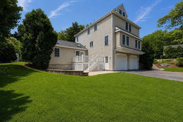 100 Lakeview Ave, Mansfield, MA 02048