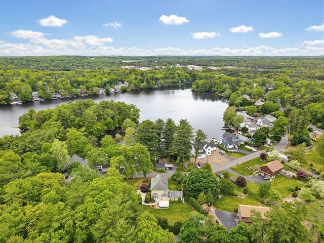 100 Lakeview Ave, Mansfield, MA 02048