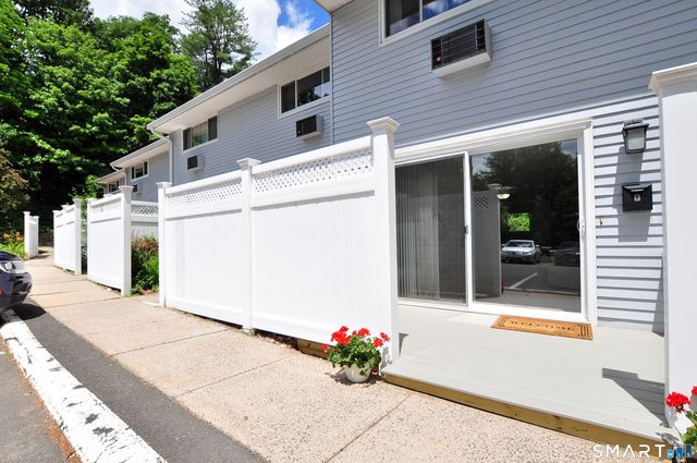 10 Massaco Street R, Simsbury, CT 06070