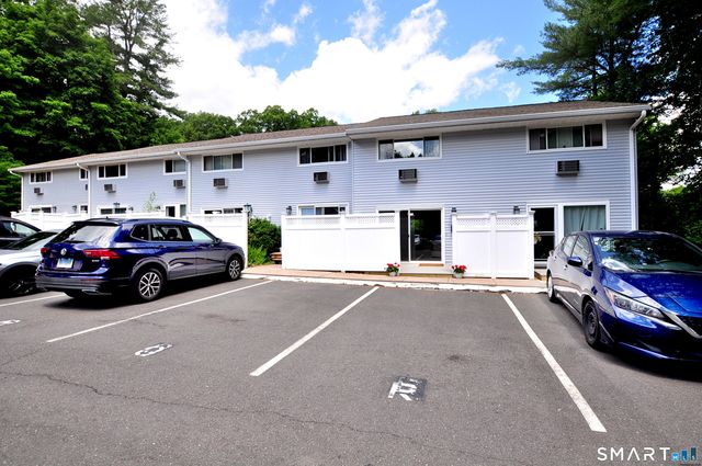 10 Massaco Street R, Simsbury, CT 06070