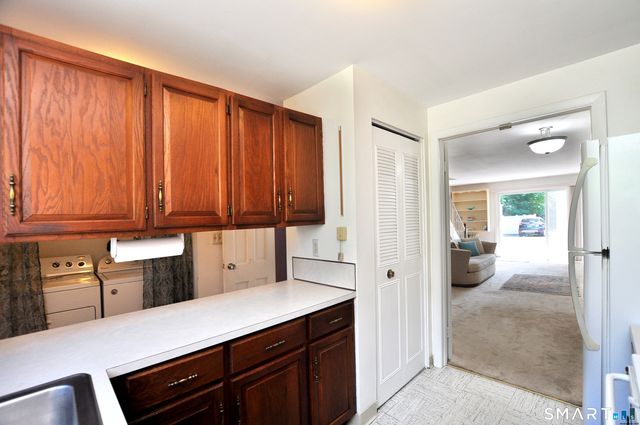 10 Massaco Street R, Simsbury, CT 06070