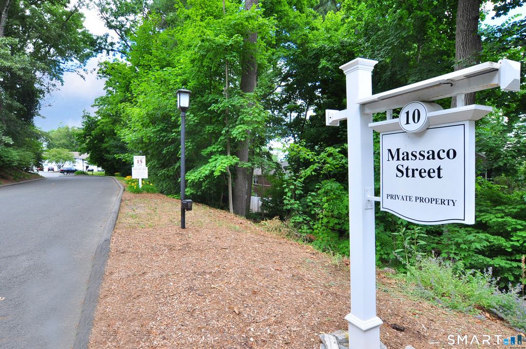 10 Massaco Street R, Simsbury, CT 06070