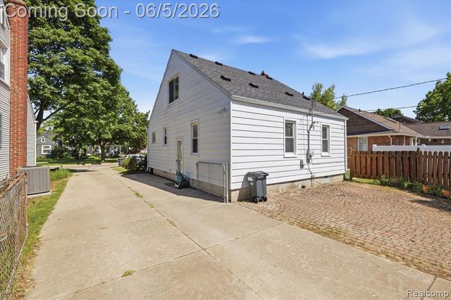 1959 Cass Boulevard, Berkley, MI 48072