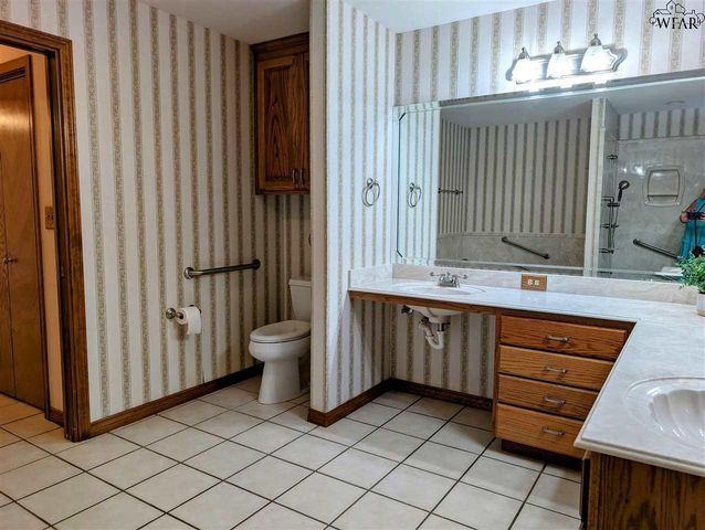 816 SUGARBUSH LANE, Burkburnett, TX 76354