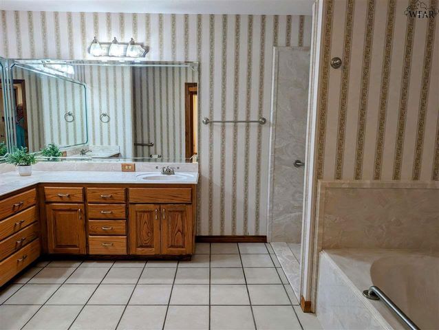 816 SUGARBUSH LANE, Burkburnett, TX 76354