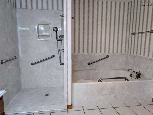 816 SUGARBUSH LANE, Burkburnett, TX 76354