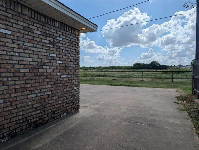 816 SUGARBUSH LANE, Burkburnett, TX 76354