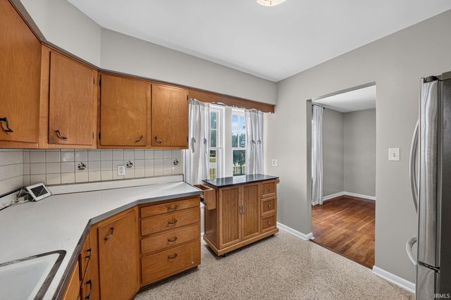 723 W Angela Boulevard, South Bend, IN 46617