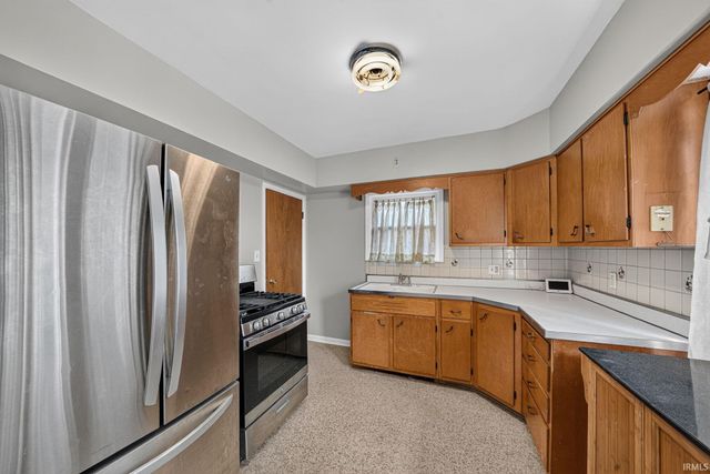 723 W Angela Boulevard, South Bend, IN 46617