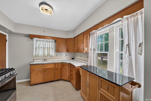 723 W Angela Boulevard, South Bend, IN 46617