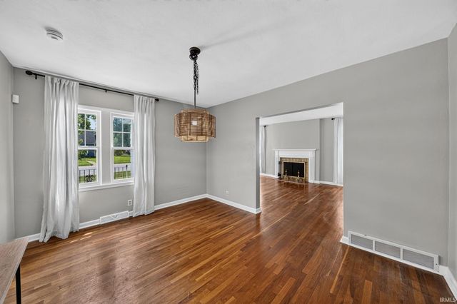 723 W Angela Boulevard, South Bend, IN 46617