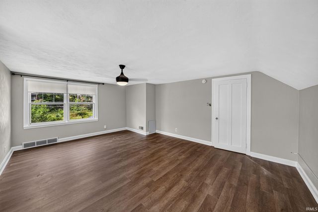 723 W Angela Boulevard, South Bend, IN 46617